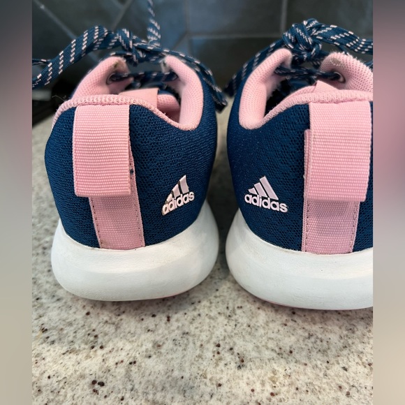 Girls Adidas Shoes Size 2.5 - Picture 8 of 10
